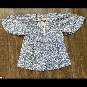 Tuckernuck Blooms on Broad Flutter Sleeve Top NWT!